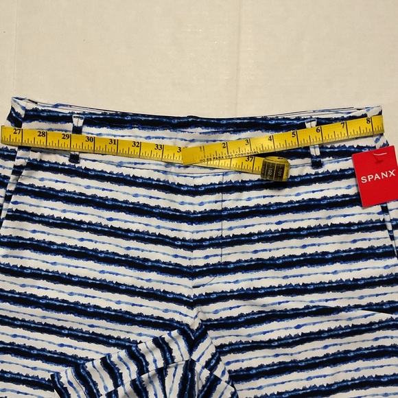 Spanx Women’s Sunshine Shorts Pull On 6” Blue Painted Stripe - Picture 6 of 9